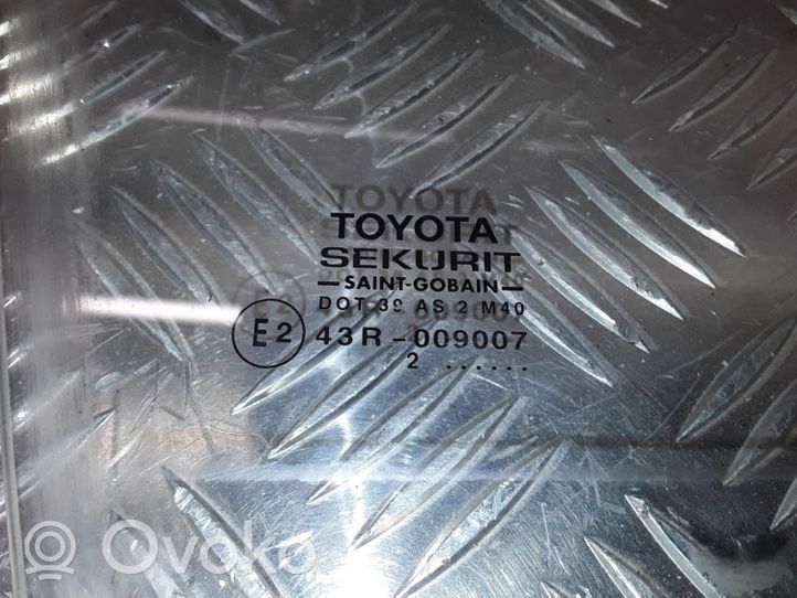 Toyota Corolla E120 E130 Etuoven ikkunalasi, neliovinen malli 43R009007