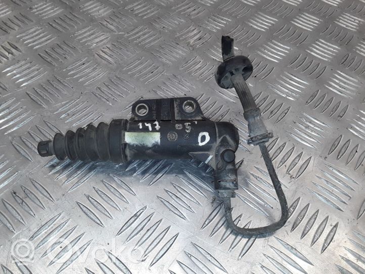 Alfa Romeo 147 Cilindro secondario della frizione 46541667