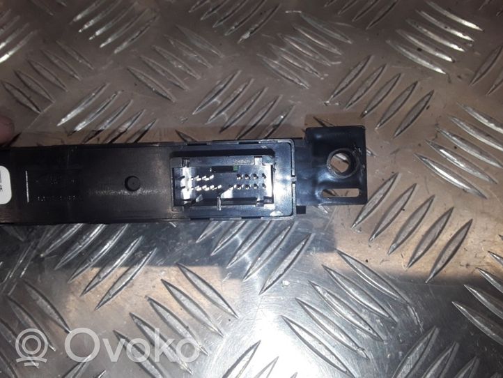 Land Rover Discovery 3 - LR3 Botón interruptor de luz de peligro 8H2213D74BA