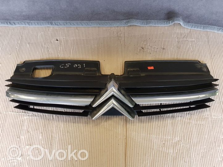 Citroen C5 Etupuskurin ylempi jäähdytinsäleikkö 9636751980