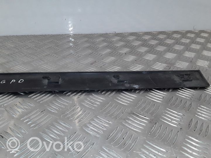 Renault Laguna II Priekšpusē durvju dekoratīvā apdare (moldings) 8200036021