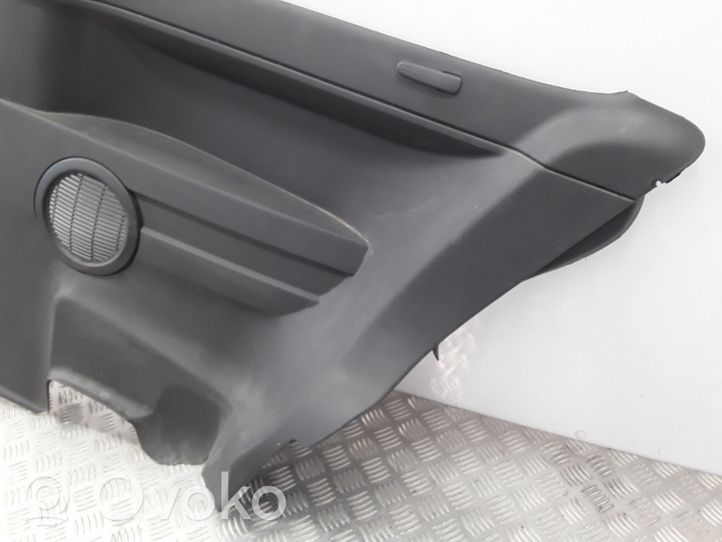 Volkswagen Fox Boczki / Poszycie drzwi tylnych 5Z0867442A