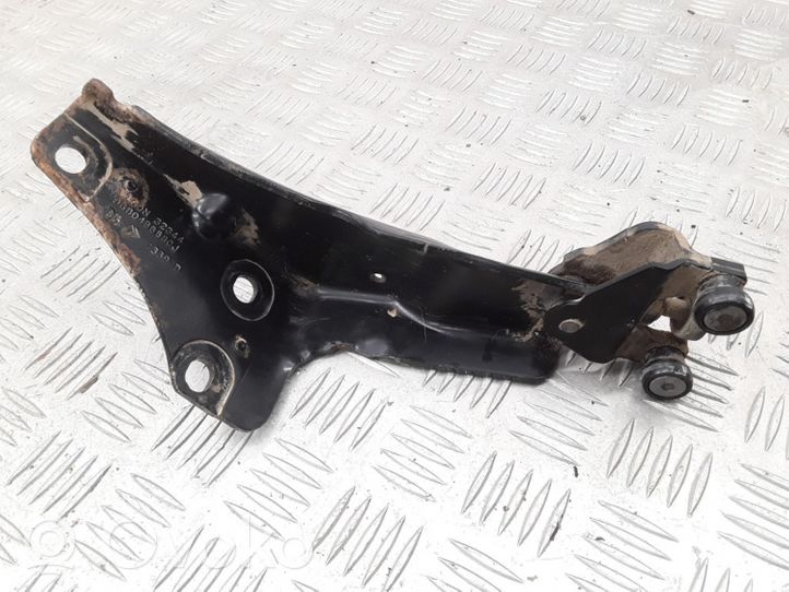 Citroen Berlingo Charnière inférieure de porte arrière 9680486680J