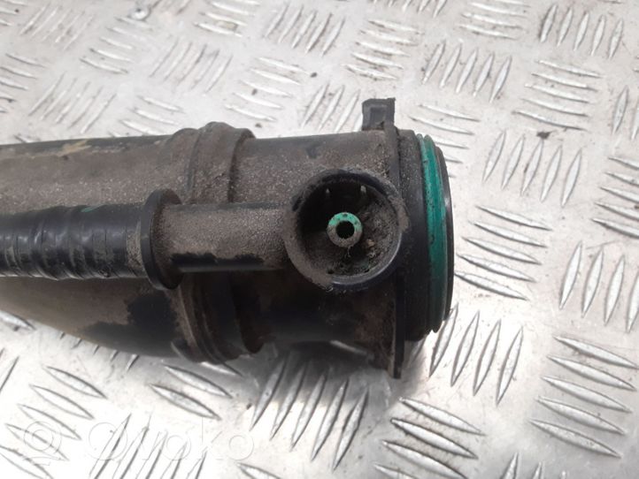 Renault Clio III Tuyau de remplissage de réservoir de carburant 8200477047