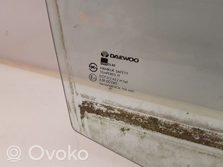 Daewoo Tacuma priekšējo durvju stikls (četrdurvju mašīnai) 43R00240