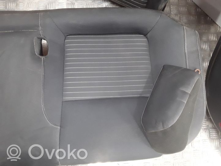 Renault Latitude (L70) Seat set 