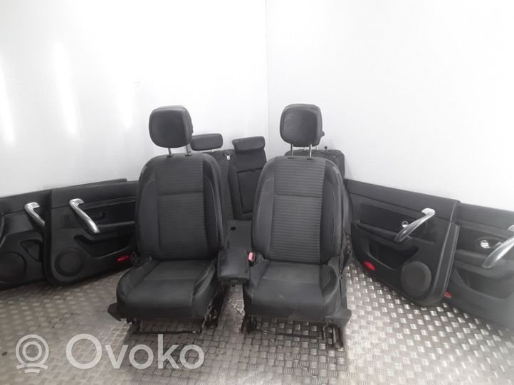 Renault Latitude (L70) Seat set 