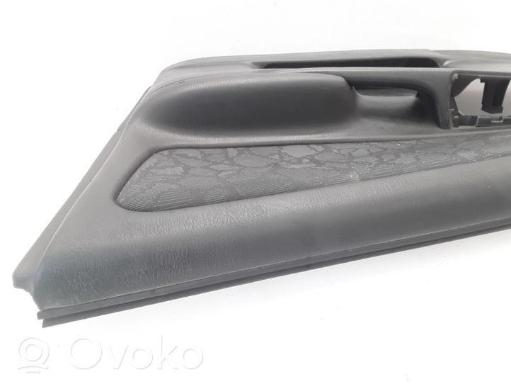 Mazda 626 Rivestimento del pannello della portiera anteriore GE4V42814