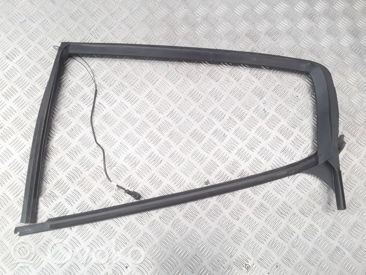 Maserati Quattroporte Rivestimento modanatura del vetro della portiera posteriore 300578304