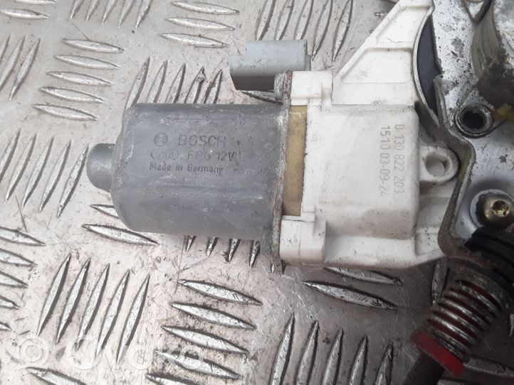 Nissan Micra Elektryczny podnośnik szyby drzwi 0130822203