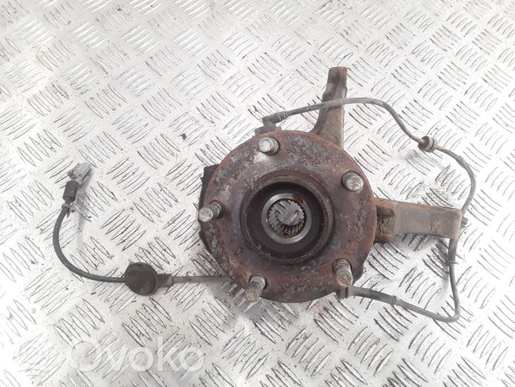 Nissan Almera Tino Etupyörän navan laakerikokoonpano 40014BU040