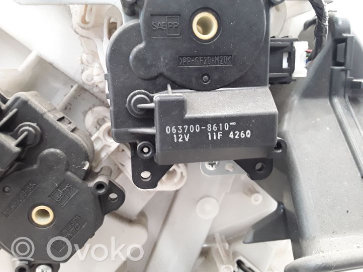 Toyota RAV 4 (XA20) Salono oro mazgo komplektas 8705042170