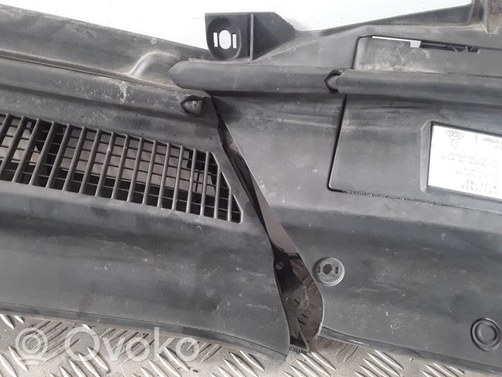 Toyota RAV 4 (XA20) Moldura del limpia 5570842110