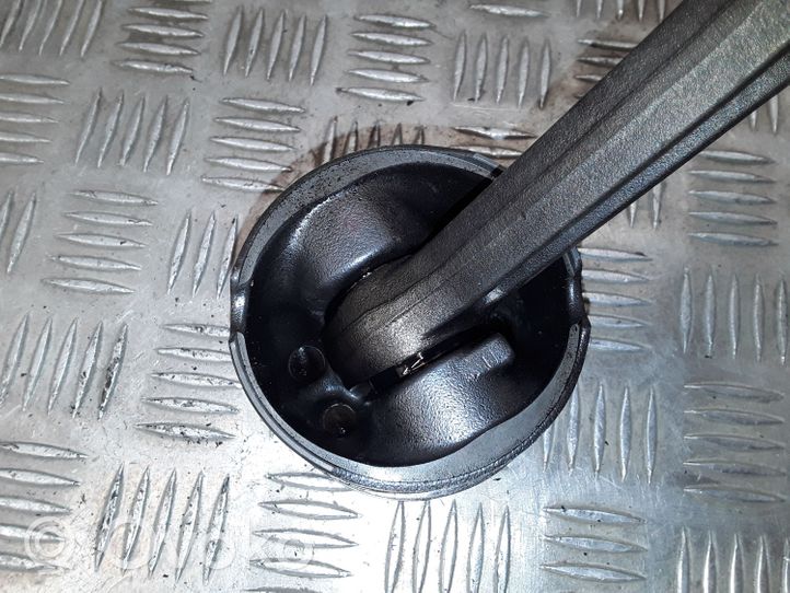 Citroen C6 Piston with connecting rod H268X