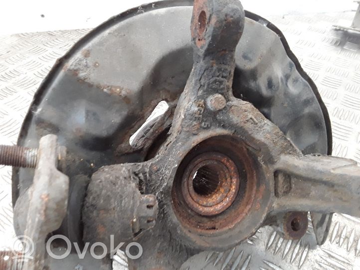 Toyota Corolla E120 E130 Fuso a snodo con mozzo ruota anteriore RAT23384