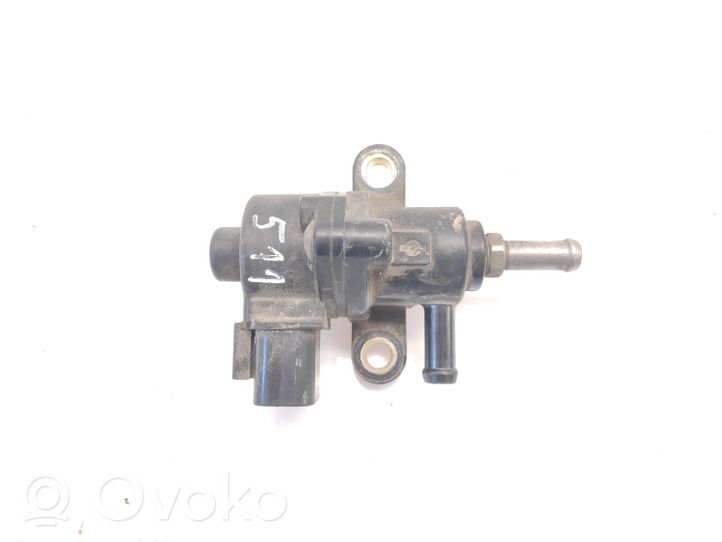 Nissan Pathfinder R50 Vacuum valve E9T17092