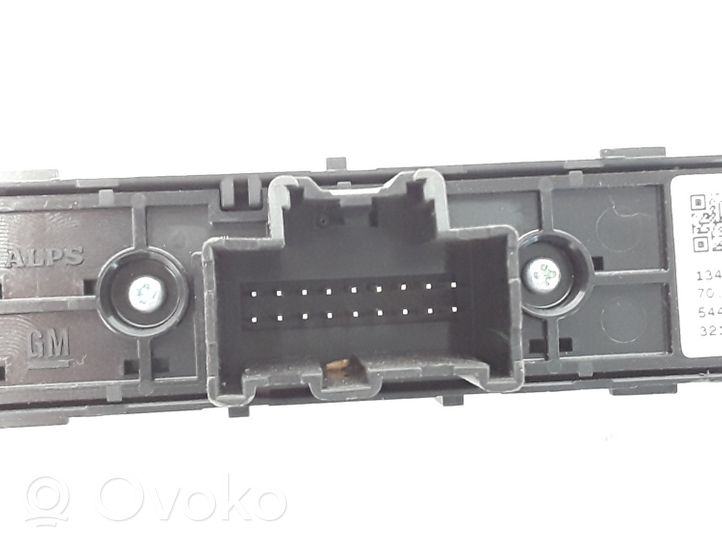 Opel Insignia B Przycisk / Włącznik czujnika parkowania PDC 13486949