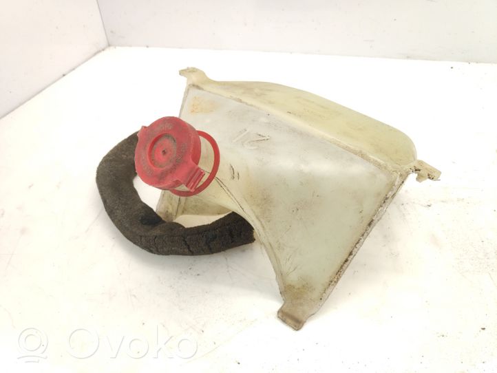 Volkswagen PASSAT B2 Serbatoio/vaschetta liquido lavavetri parabrezza 331955453