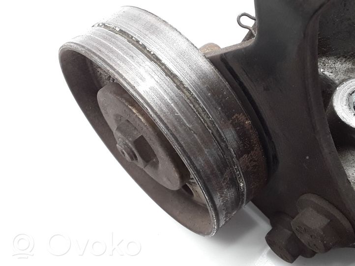 Nissan Almera Tino Supporto del generatore/alternatore 11910BM700