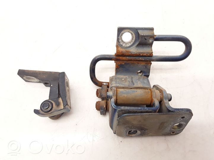 Volkswagen PASSAT B5 Set di cerniere portiera anteriore 8L3831411