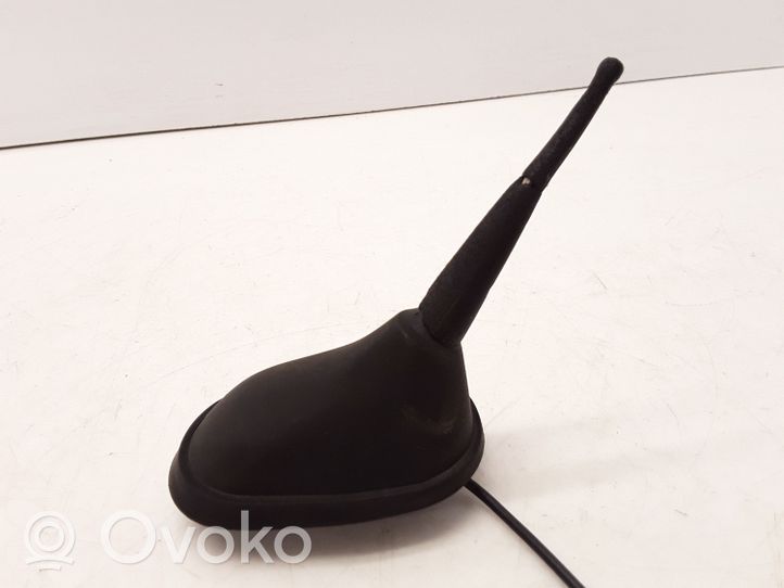 Alfa Romeo 166 Radion antenni 