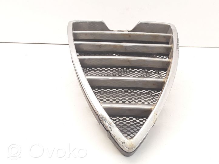 Alfa Romeo 166 Grille calandre supérieure de pare-chocs avant 