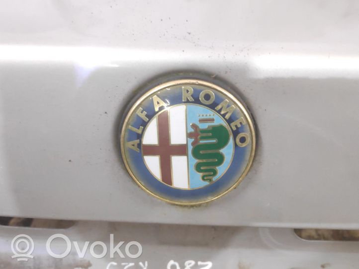 Alfa Romeo 155 Takaluukun/tavaratilan kansi 