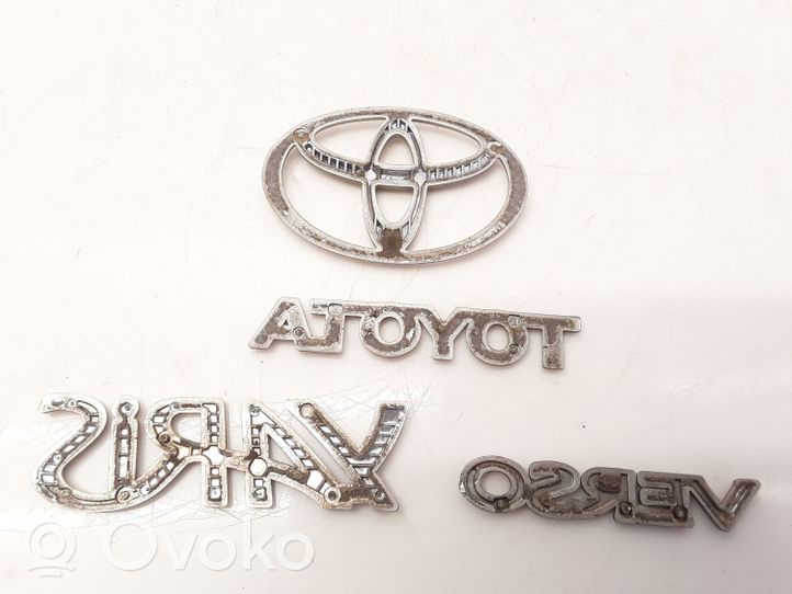 Toyota Yaris Verso Gamintojo ženkliukas/ modelio raidės 