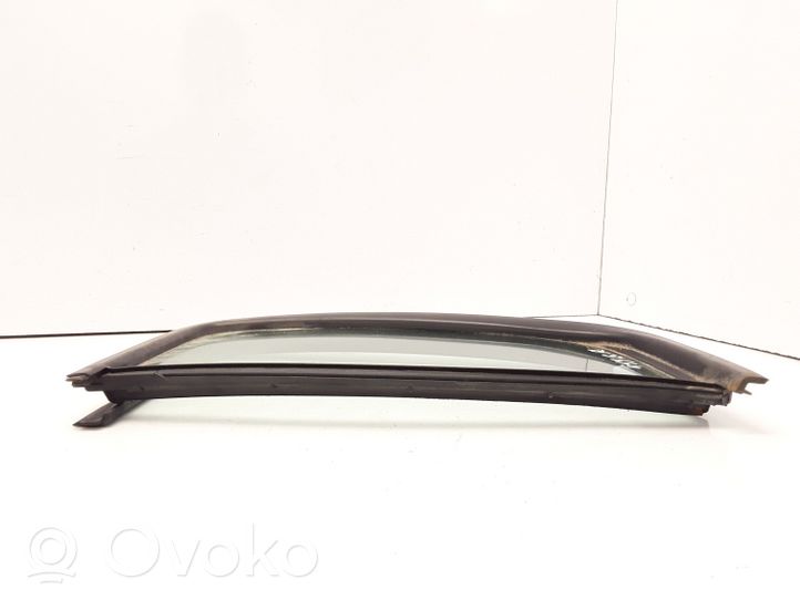 Suzuki Swift Rear vent window glass 43R001583