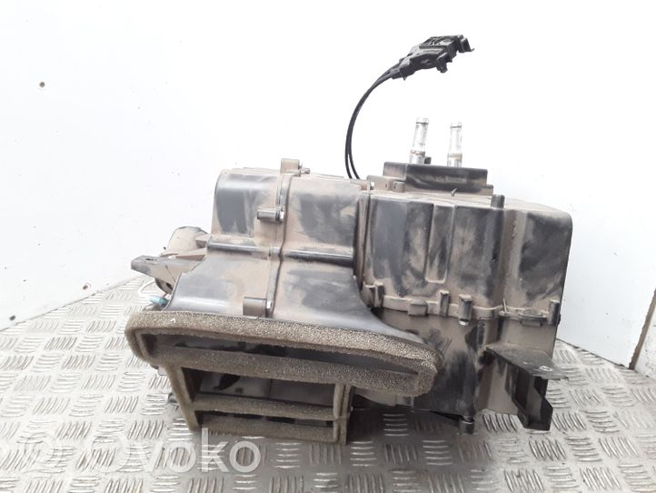 Ford Maverick Salono oro mazgo plastikinis korpusas YL8H18A532AC