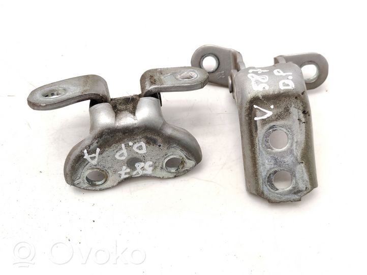 Toyota Avensis T270 Front door hinge set 1F7