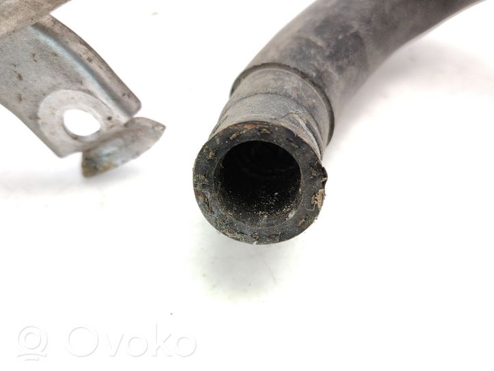 Toyota Avensis T220 Engine coolant pipe/hose 981110