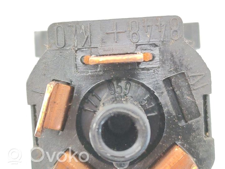 Volkswagen Polo II 86C 2F Interruptor de control del ventilador interior 171959511