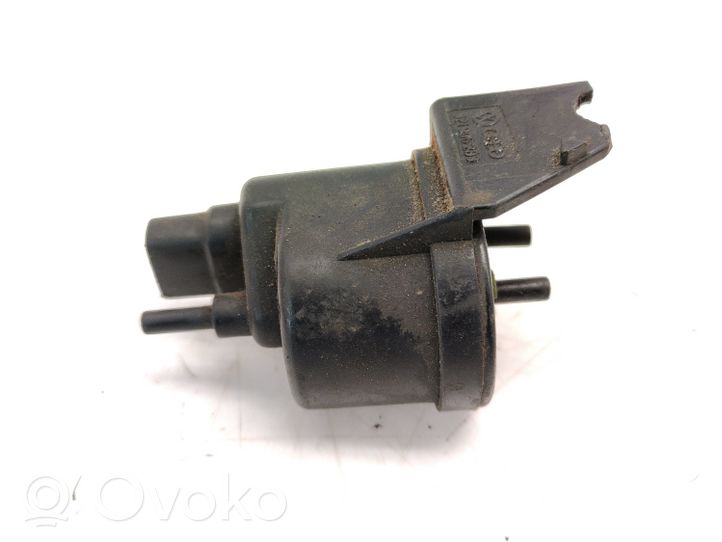 Volkswagen Polo II 86C 2F Turboahtimen magneettiventtiili 321906283