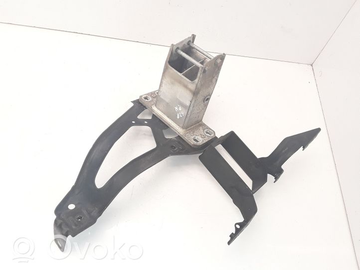 BMW 5 E60 E61 Staffa di rinforzo montaggio del paraurti anteriore 51647163483