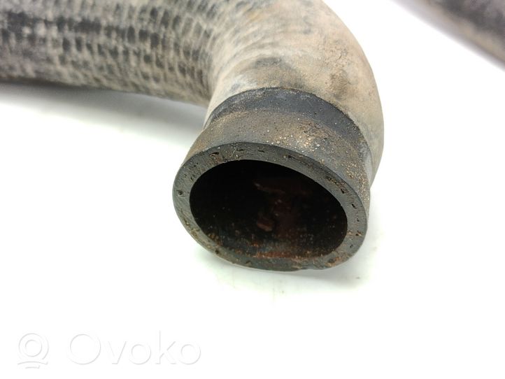 Audi 80 90 B2 Engine coolant pipe/hose 811121051E