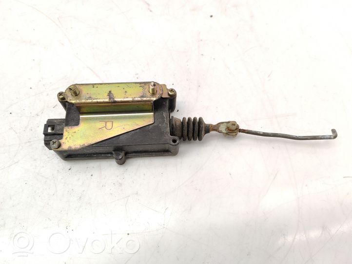 Mazda 929 Stellmotor Zentralverriegelung 8300003610