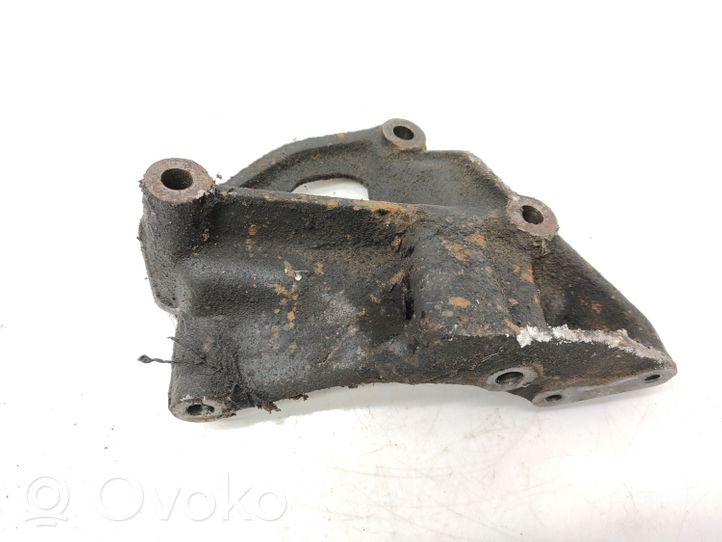 Mazda 929 Support de compresseur de clim JF03