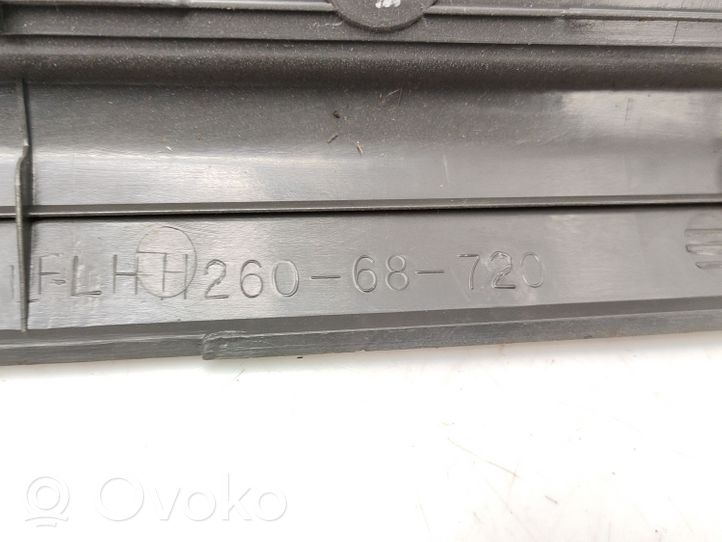 Mazda 929 Etuoven kynnyksen suojalista H26068720