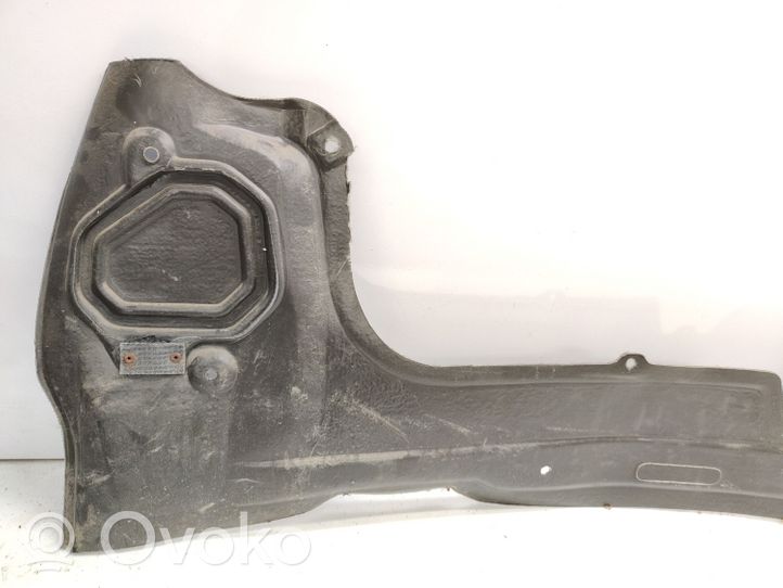 Mazda 929 Altro elemento di rivestimento bagagliaio/baule 