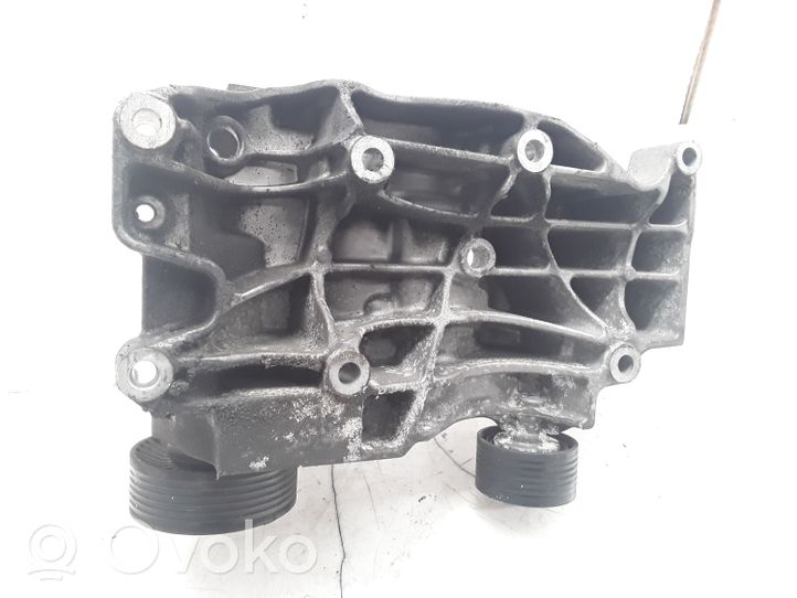 BMW 1 E81 E87 Support de générateur / alternateur 13992010