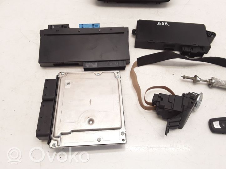 BMW 1 E81 E87 Engine ECU kit and lock set 0281013537