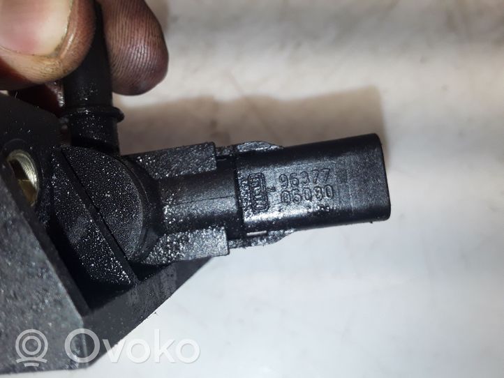 Peugeot 406 Kraftstoffdrucksensor 9637705080