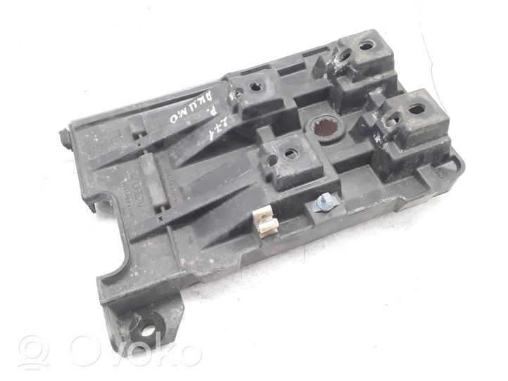 Volvo S40, V40 Boîte de batterie 864205