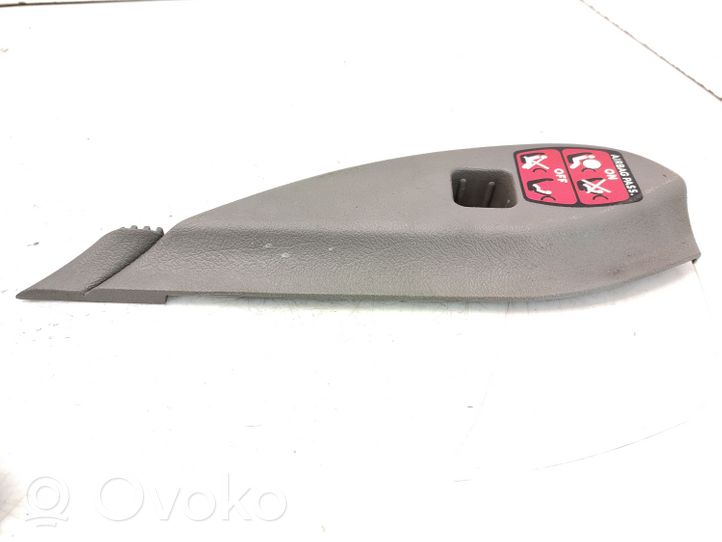 Citroen Xsara Picasso Garniture d'extrémité latérale du tableau de bord 9631315677