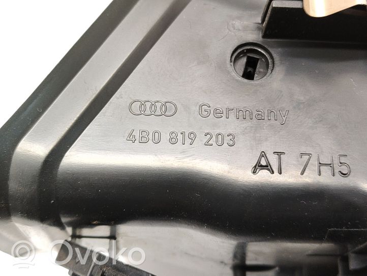 Audi A6 S6 C5 4B Takaosan ilmakanavan tuuletussuuttimen ritilä 4B0819203