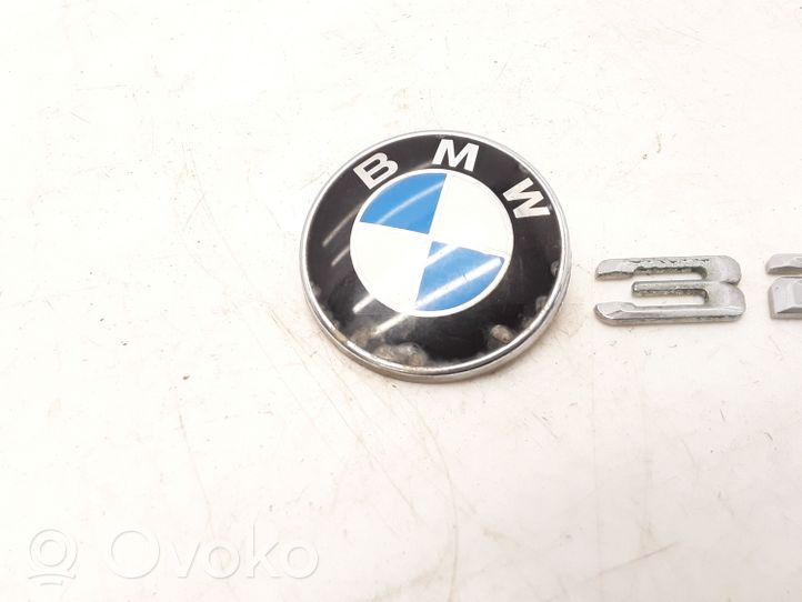 BMW 3 E92 E93 Logo, emblème de fabricant 7146052