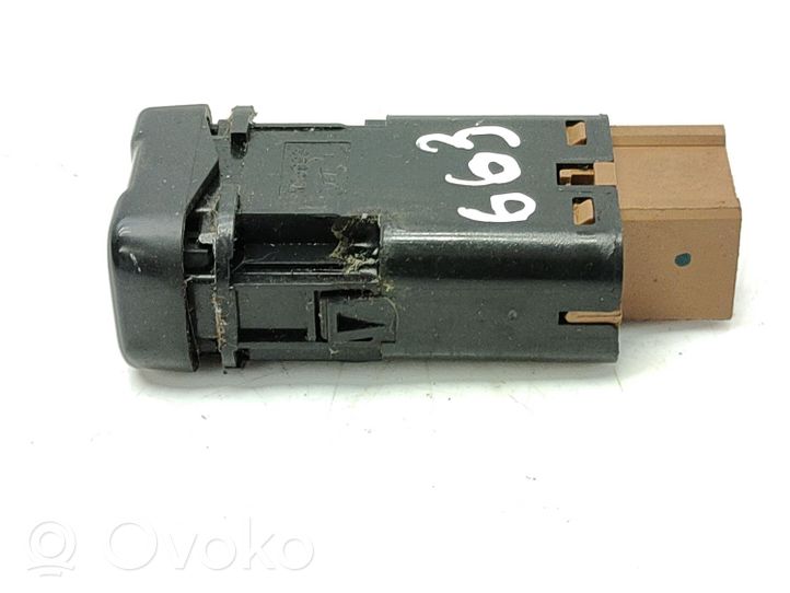 Honda Legend III KA9 Seat heating switch M15994