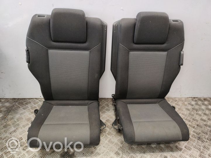 Opel Zafira B Third row seats 