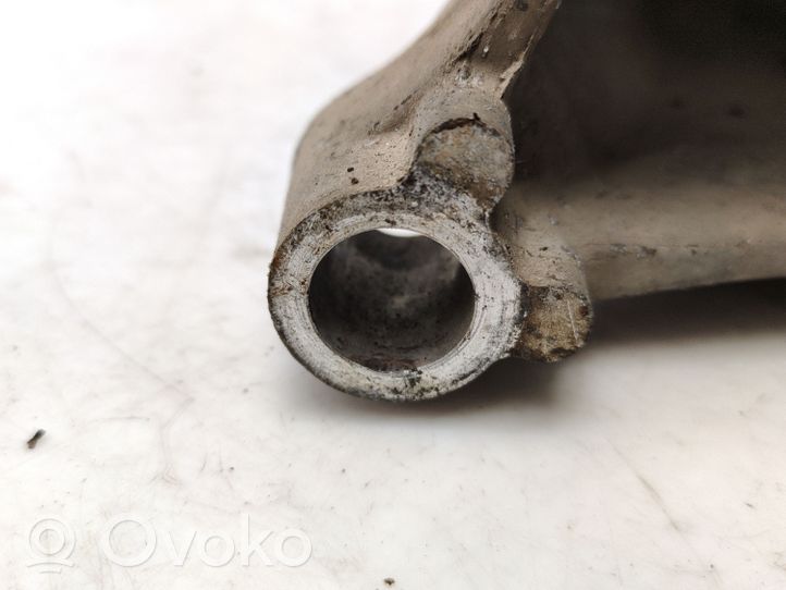 Honda Legend III KA9 Engine mounting bracket 